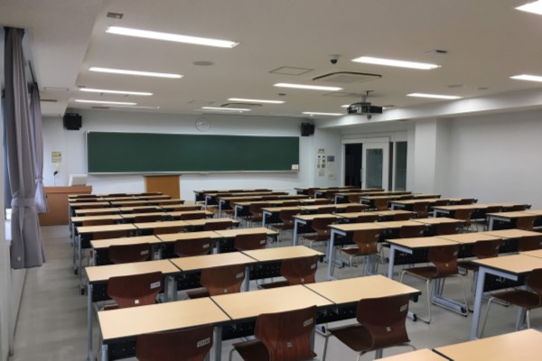 講義棟C棟 1階 講義室C102（教育・学生支援部） image