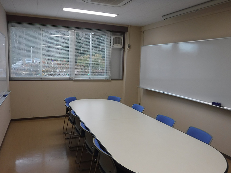 経済学研究科棟 1階 第２演習室（経済学部） image