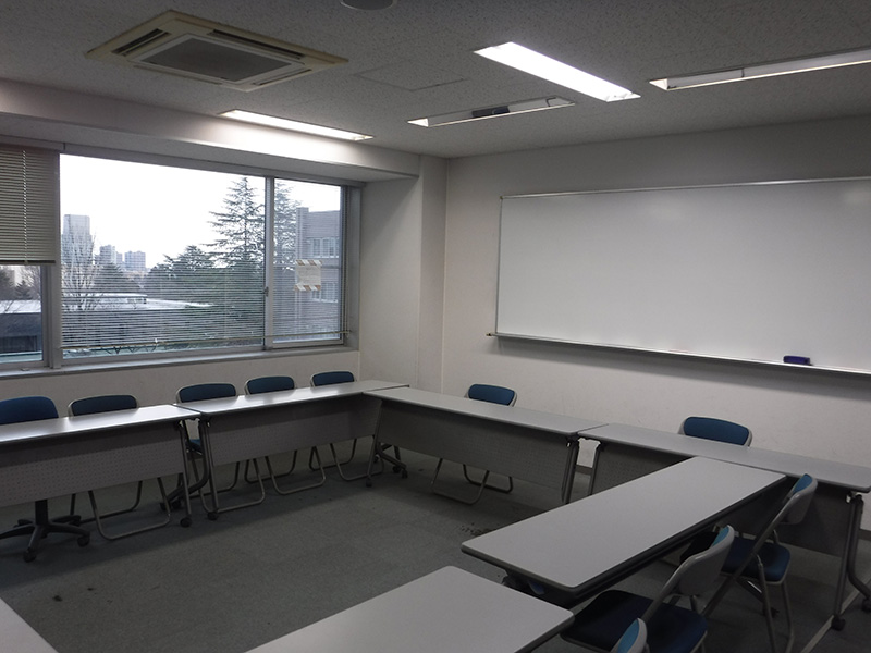 文科系総合研究棟 4階 ４０１演習室（経済学部） image