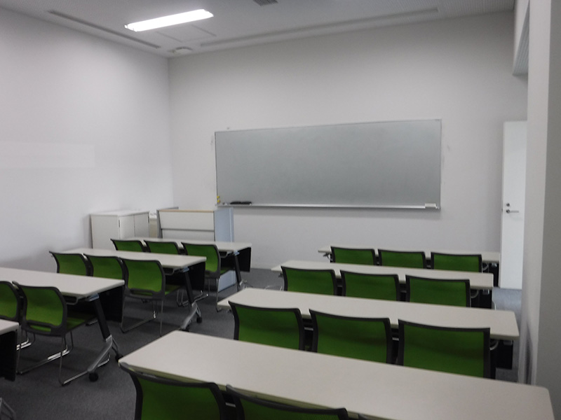 エクステンション教育研究棟 6階 講義室C（経済学部） image